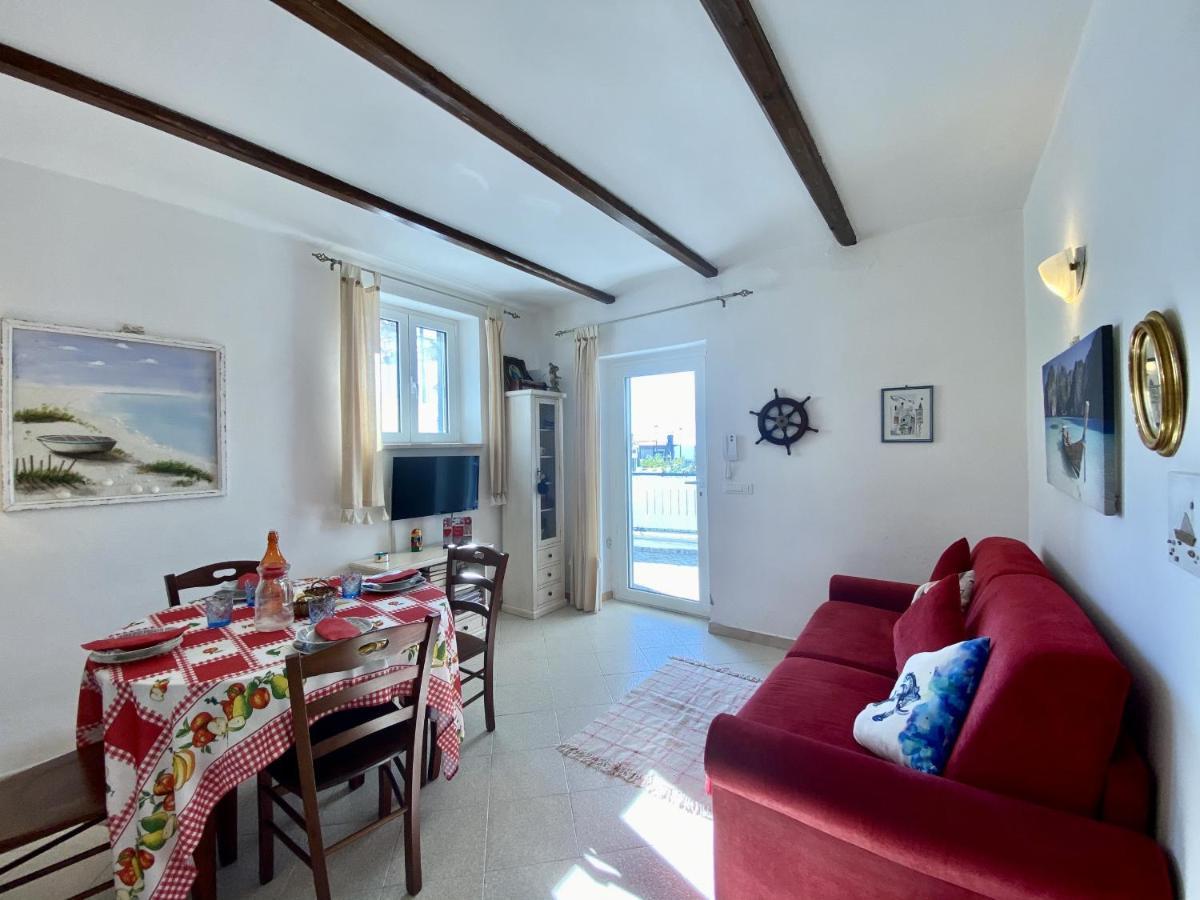 ספרלונגה Holidaycasa Mike - Con Terrazzo Vista Mare מראה חיצוני תמונה